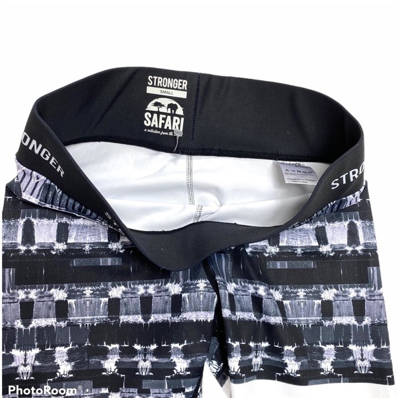 Stronger Safari Logo Aztec Print Leggings B & W - Picture 7 of 9